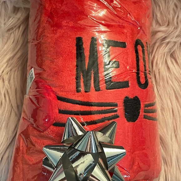 Brand new MEOW plushy comfy cozy lounge set. 🐱BLUE! ✨ - Picture 8 of 16